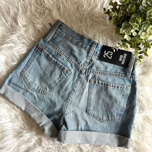 BDG URBAN OUTFITTERS High Waisted Mom Jeans Short Blue